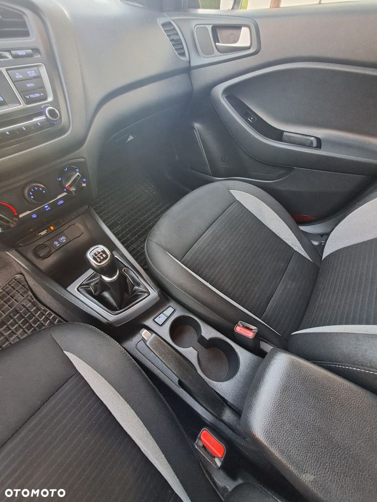 Hyundai i20 1.2 Elegant - 12