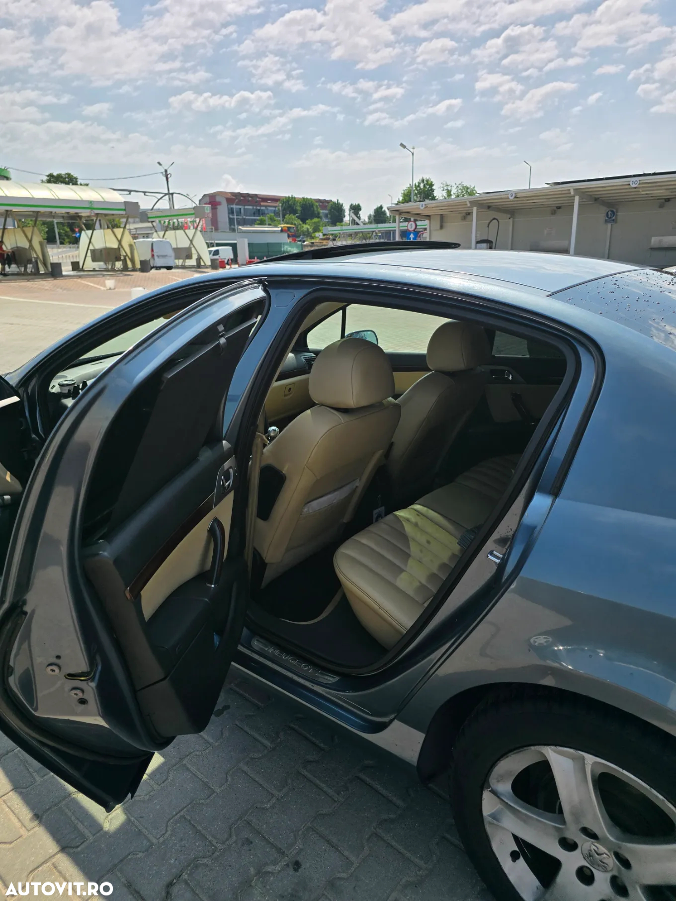 Peugeot 407 - 10