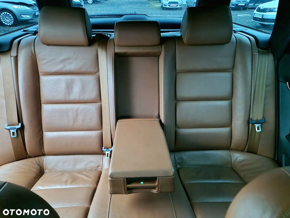 Audi A6 Avant 2.4 Quattro - 24