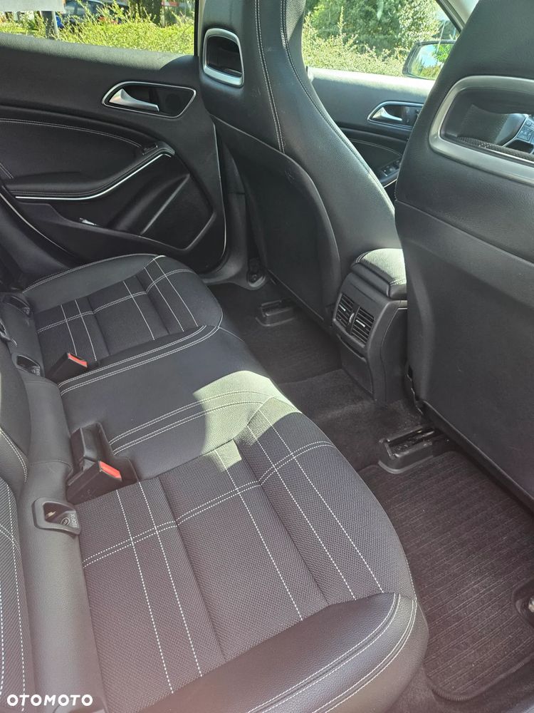 Mercedes-Benz GLA 250 4-Matic - 16