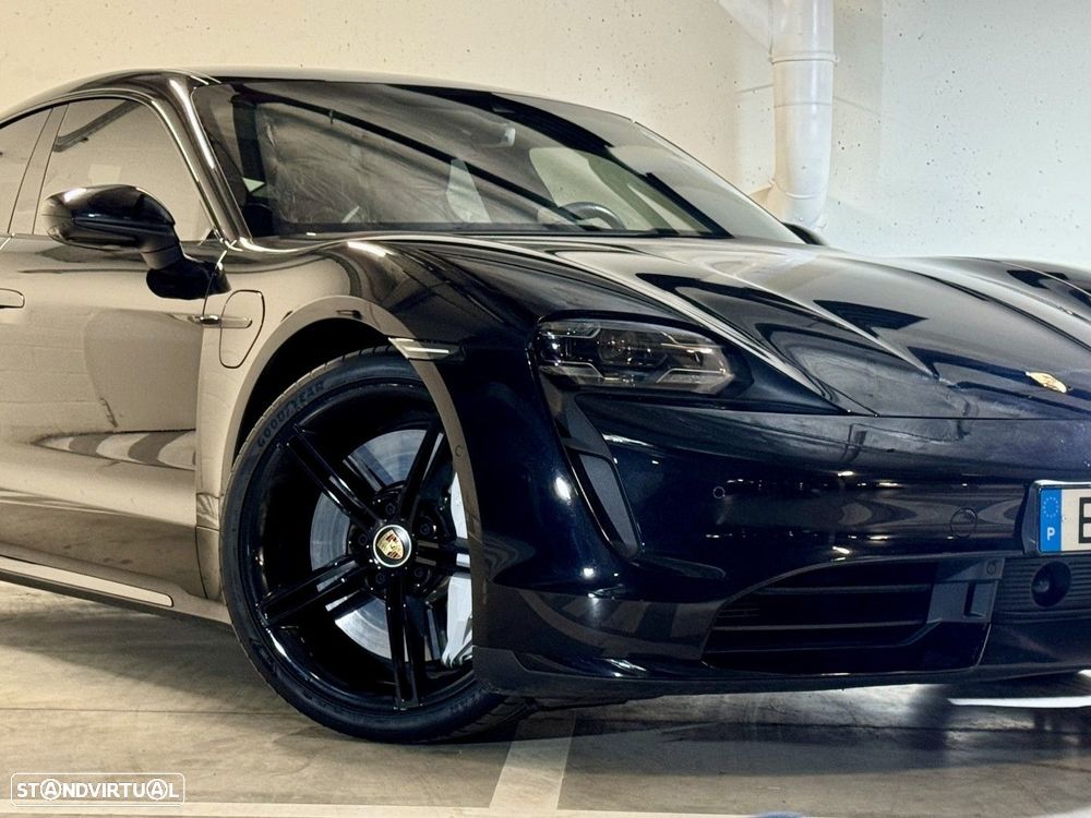 Porsche Taycan Turbo - 10