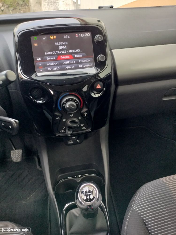 Peugeot 108 Top! 1.2 VTi Allure - 12