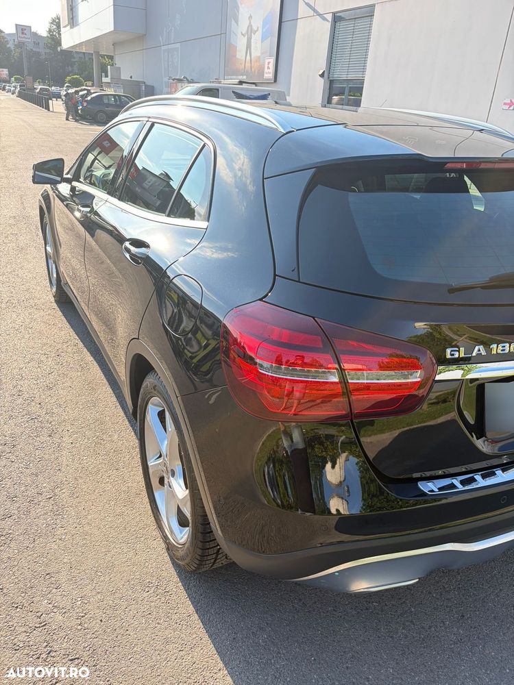 Mercedes-Benz GLA - 4