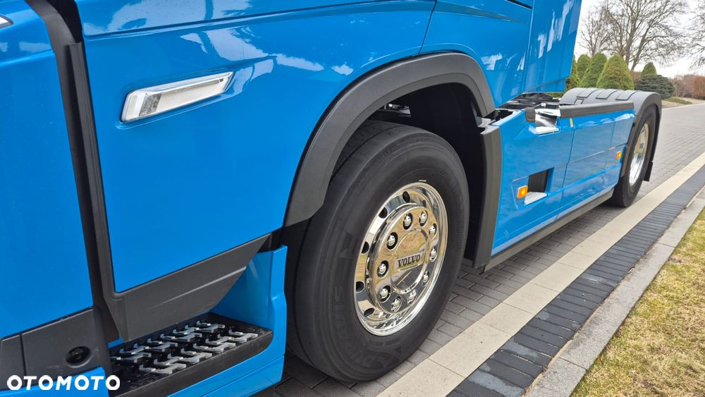 Volvo VOLVO///FH///500///2023/// GLOBETROTTER///XXL///JEDYNE  212 TYŚ KM///KLIMATYZACJA POSTOJOWA///HYDRAULIKA/// ALUFELGI///ZABUDOWY  MIĘDZYOSIOWE///KAMERA/// FULL LED///VIRTUAL COCPIT/// PERFEKCYJNY STAN - 17