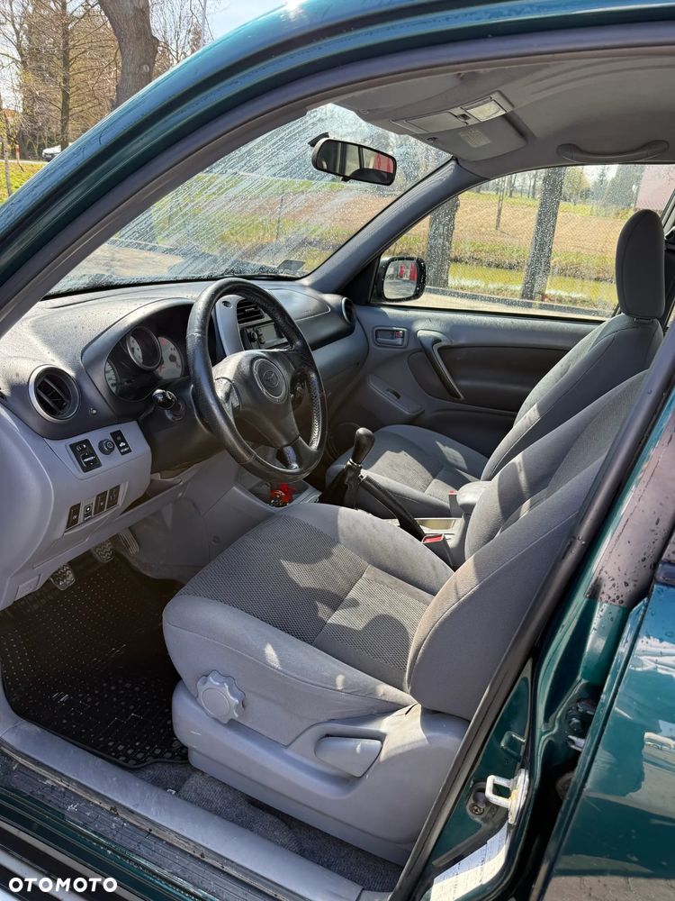 Toyota RAV4 D-4D 4x4 - 2