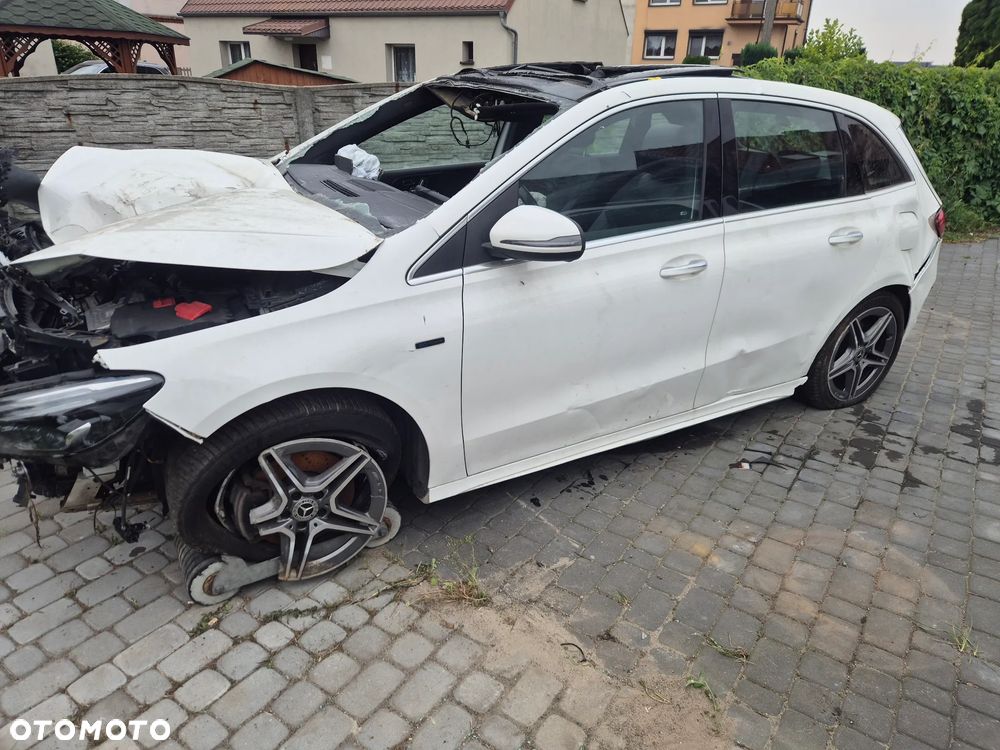 Mercedes-Benz B-Class 2021 photo 2