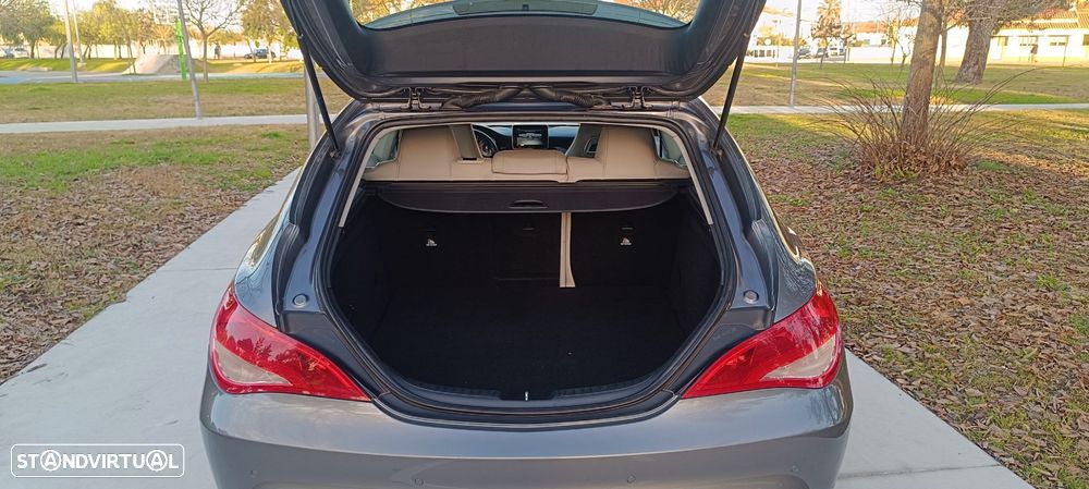 Mercedes-Benz CLA 180 d Shooting Brake - 18