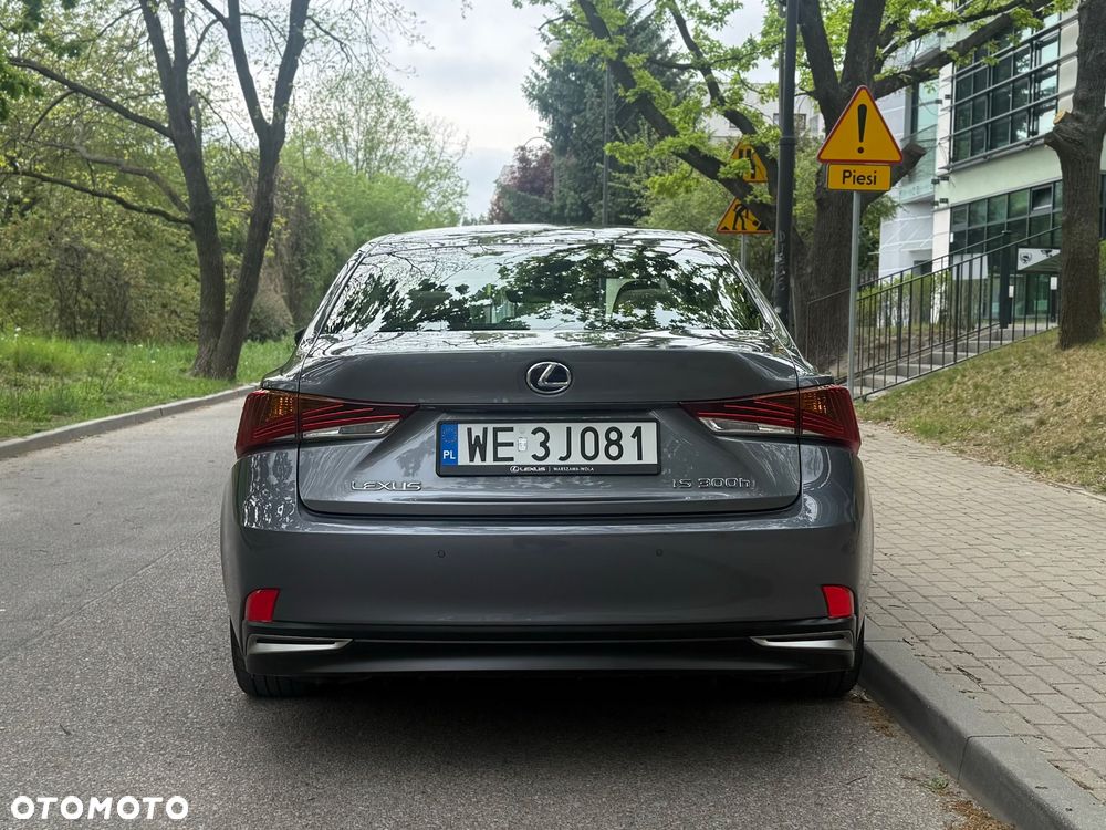 Lexus IS 300h Business Edition - 6