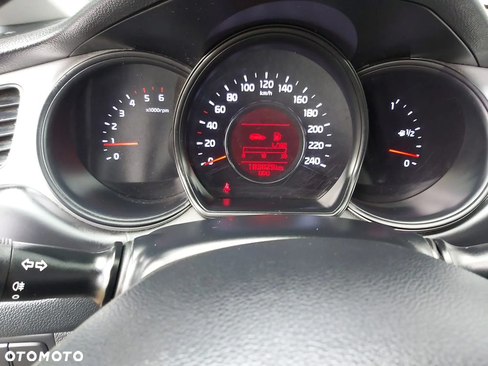 Kia Ceed 1.4 CRDi 90 SW Vision - 11