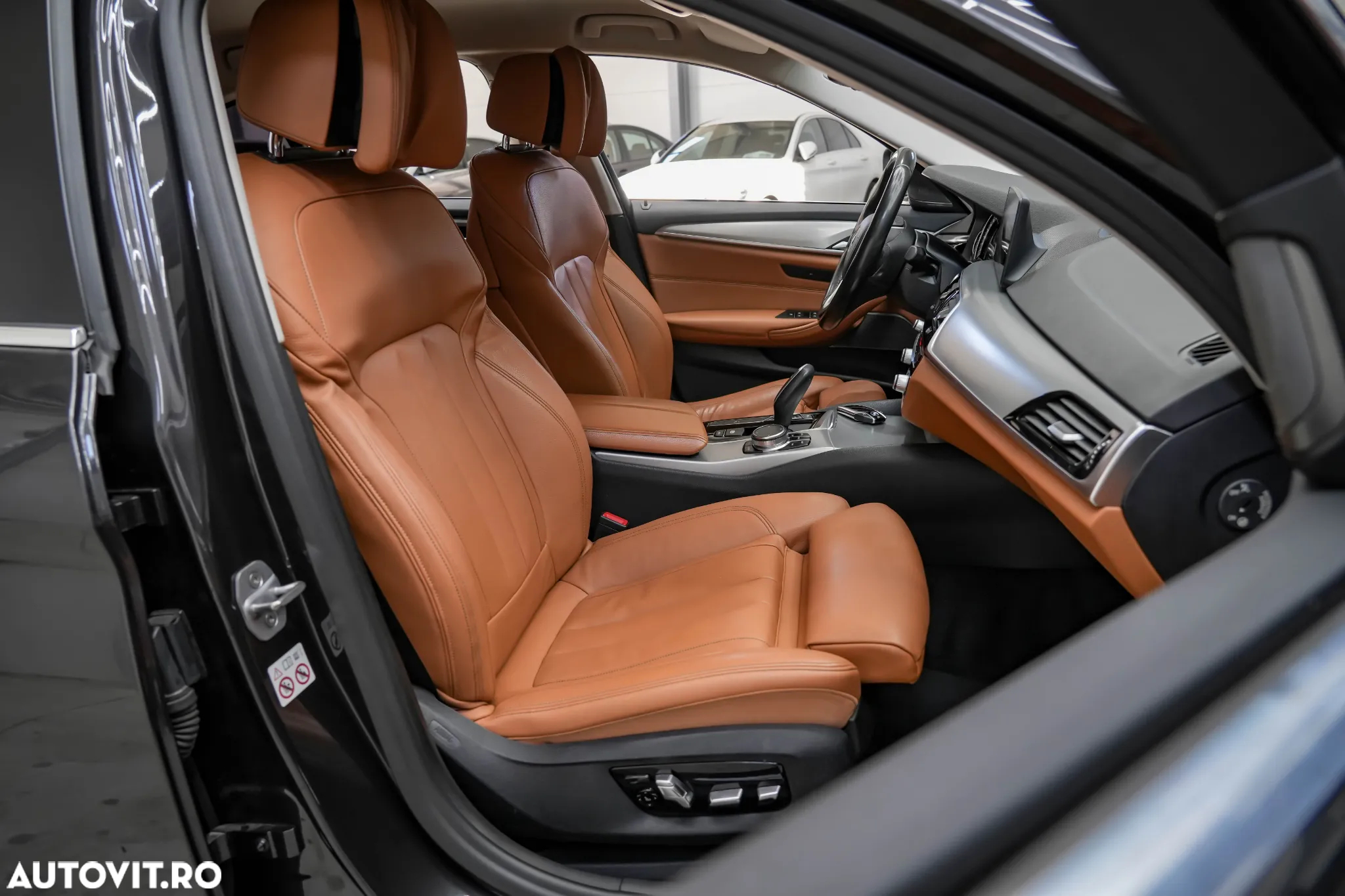 BMW Seria 5 530i xDrive Aut. Luxury Line - 9