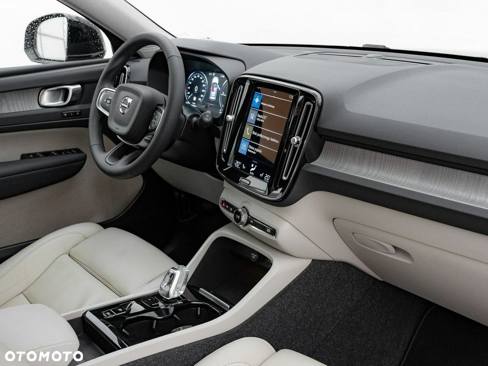 Volvo XC 40 - 35