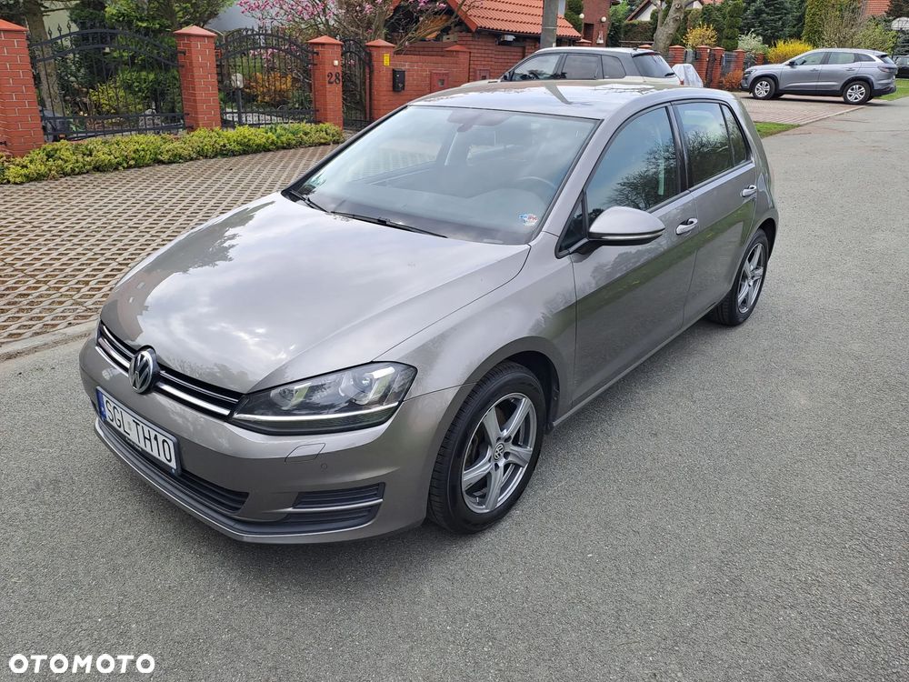 Volkswagen Golf - 1