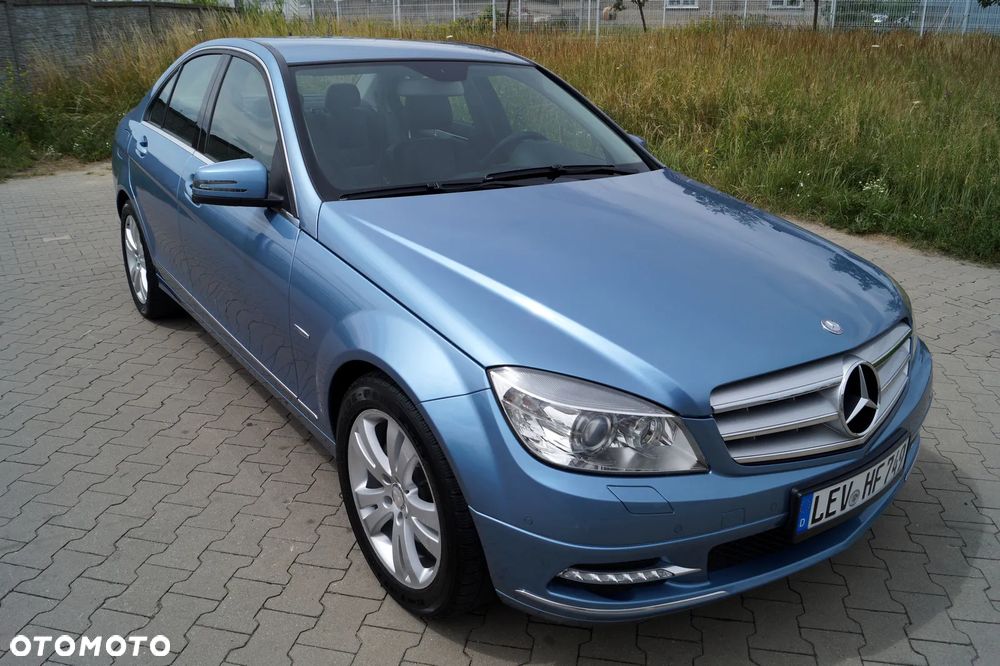 Mercedes-Benz Klasa C 180 CGI Automatik BlueEFFICIENCY Avantgarde - 18