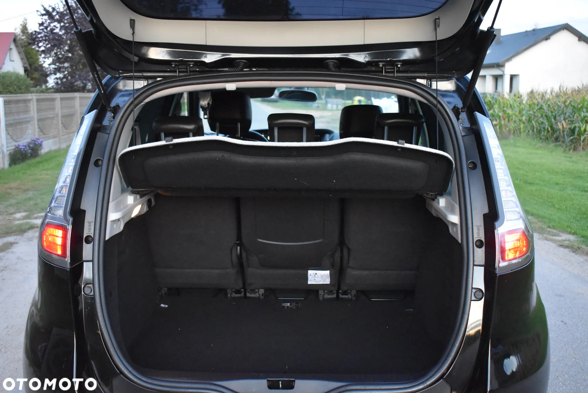 Renault Scenic ENERGY TCe 130 S&S Xmod Bose Edition - 28