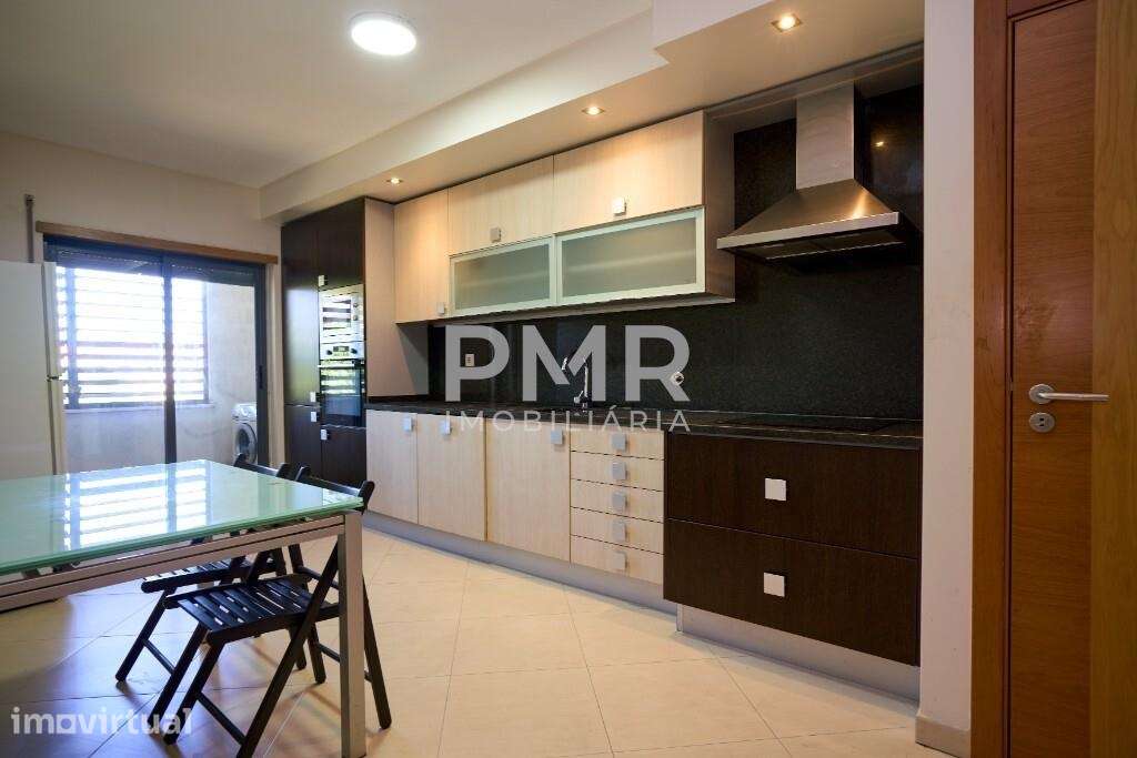 Apartamento T3 na Amora - Grande imagem: 2/26