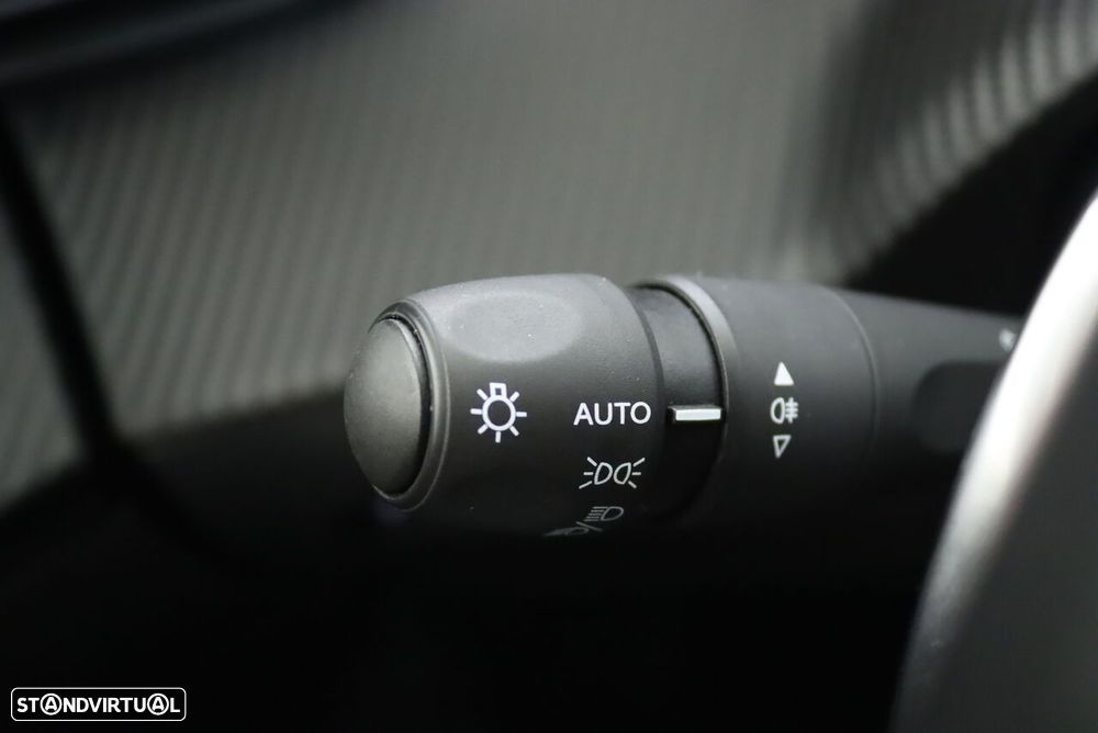 Peugeot 2008 Hybrid 145 e-DSC Allure - 20