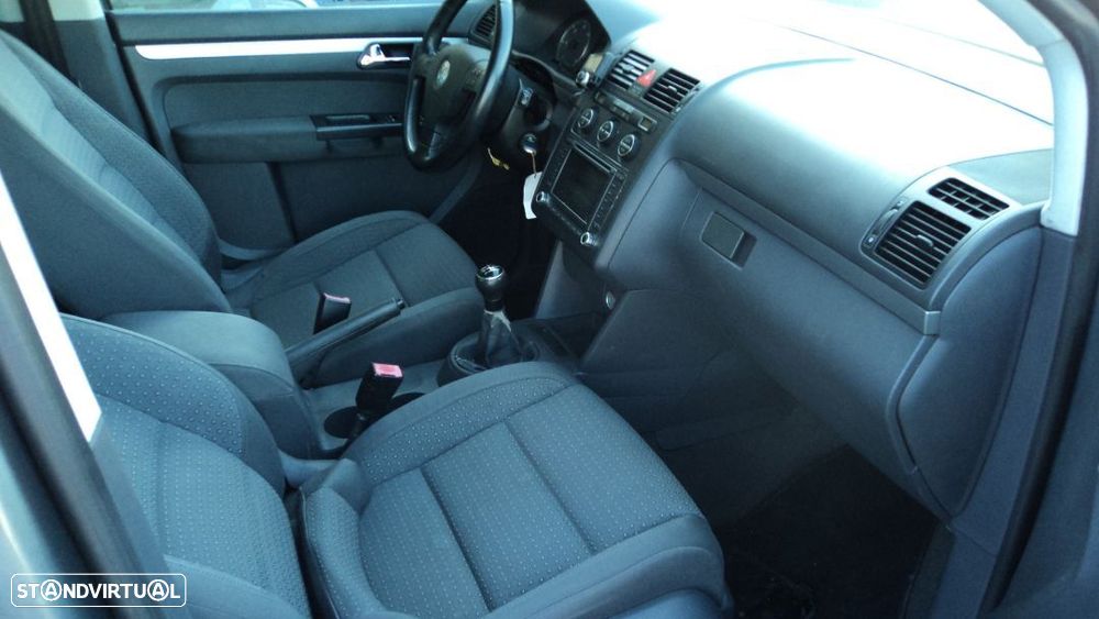 Volkswagen Touran 2.0 TDi 7Lug 2005 - Para Peças - 6