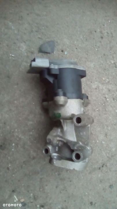 PEUGEOT CITROEN JAGUAR zawór egr 2.7HDi - 1