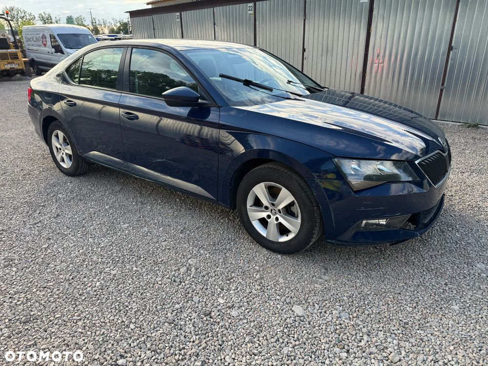 Skoda Superb 2.0 TDI SCR Ambition - 6
