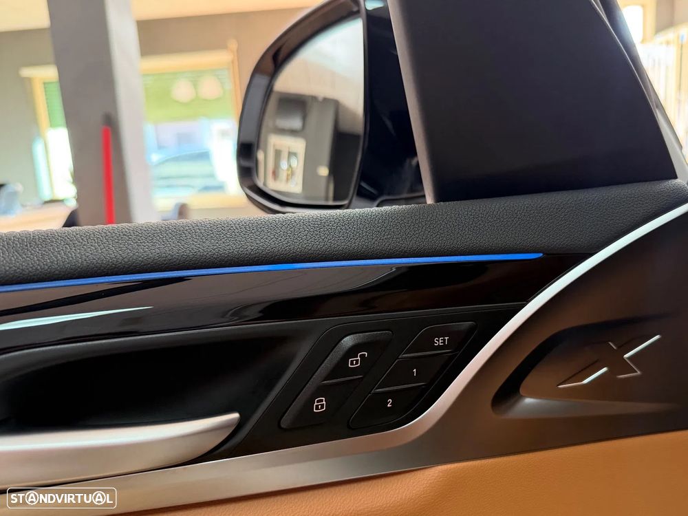 BMW iX3 M Sport Impressive - 11