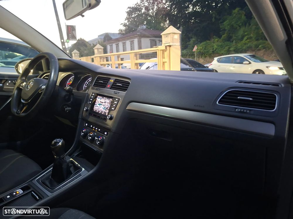 VW Golf 1.6 TDI BlueMotion Comfortline - 23