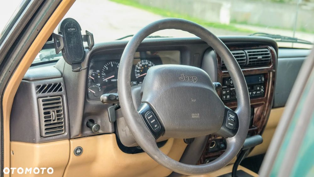 Jeep Cherokee 4.0 Limited - 15