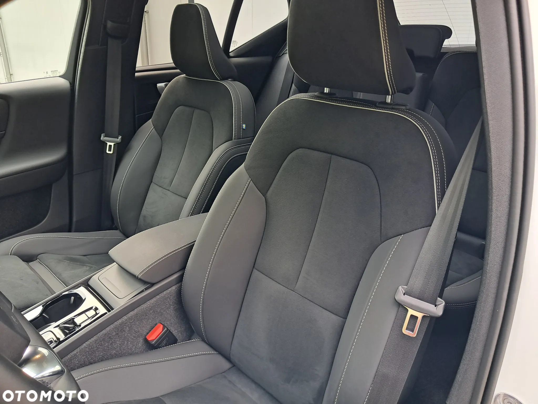 Volvo XC 40 B3 Plus Dark - 10