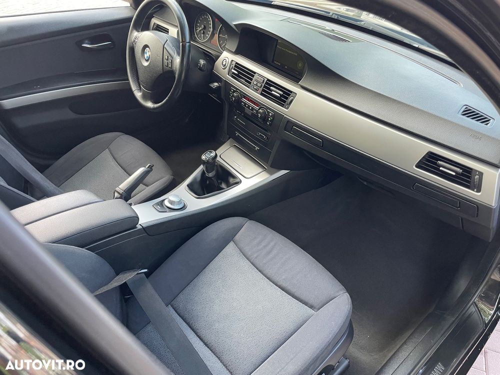 BMW Seria 3 318i - 13