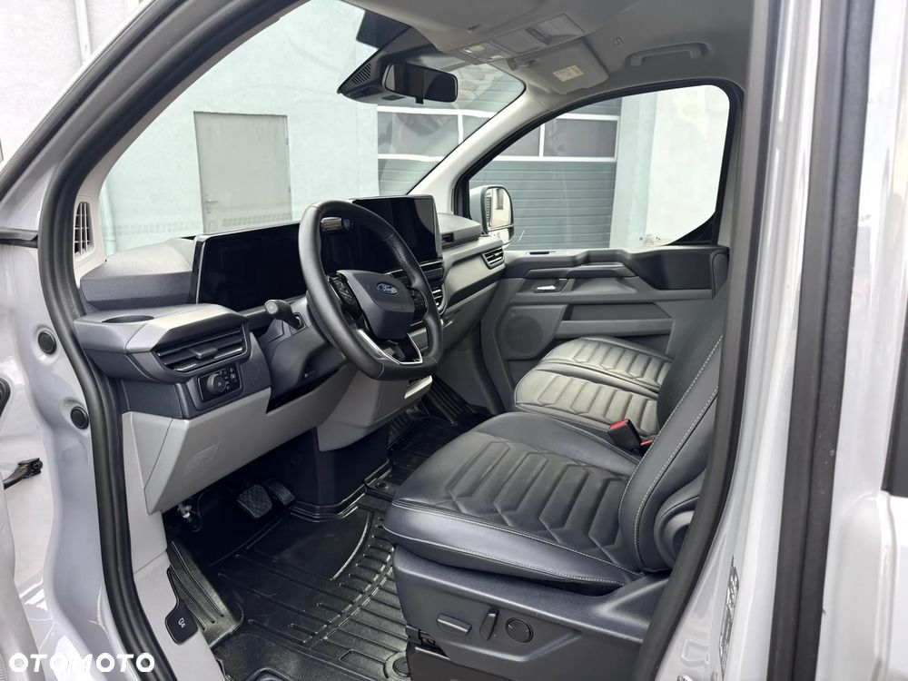 Ford Tourneo Custom L2H1 VA Autm Titanium - 34