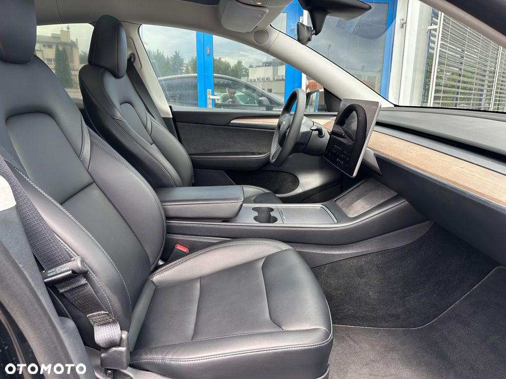Tesla Model Y RWD - 18