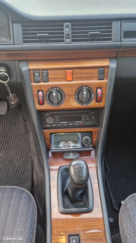 Mercedes-Benz 200 ver-d - 18