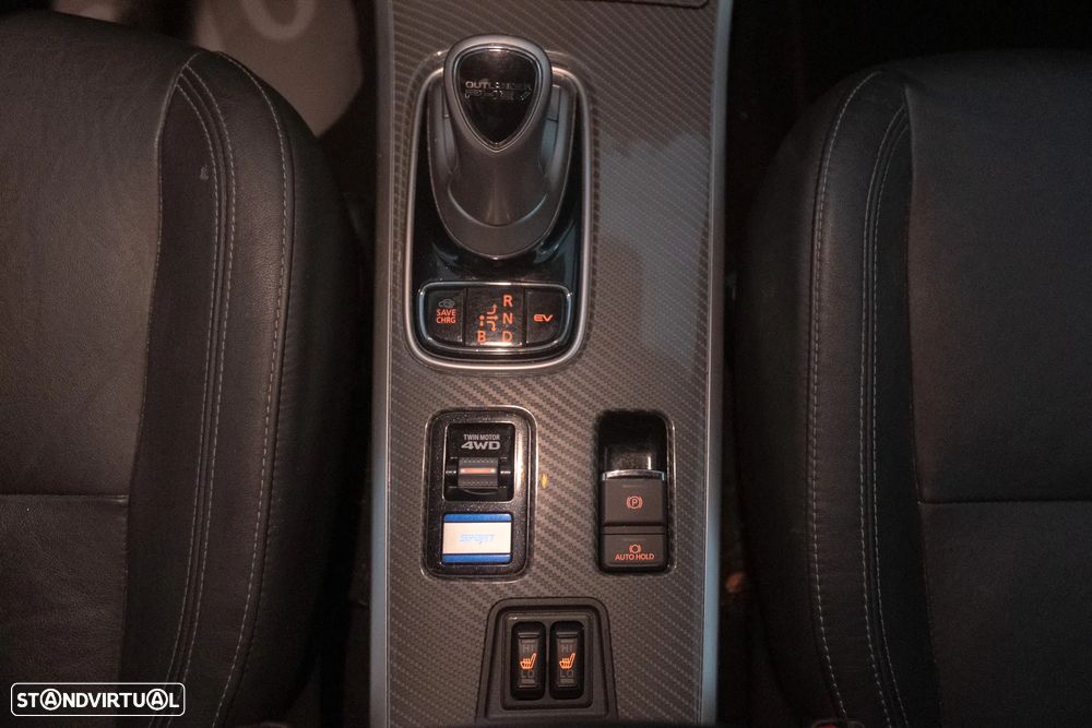 Mitsubishi Outlander - 11