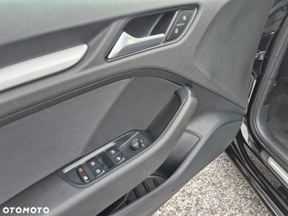Audi A3 Sportback 2.0 TDI S tronic Attraction - 31
