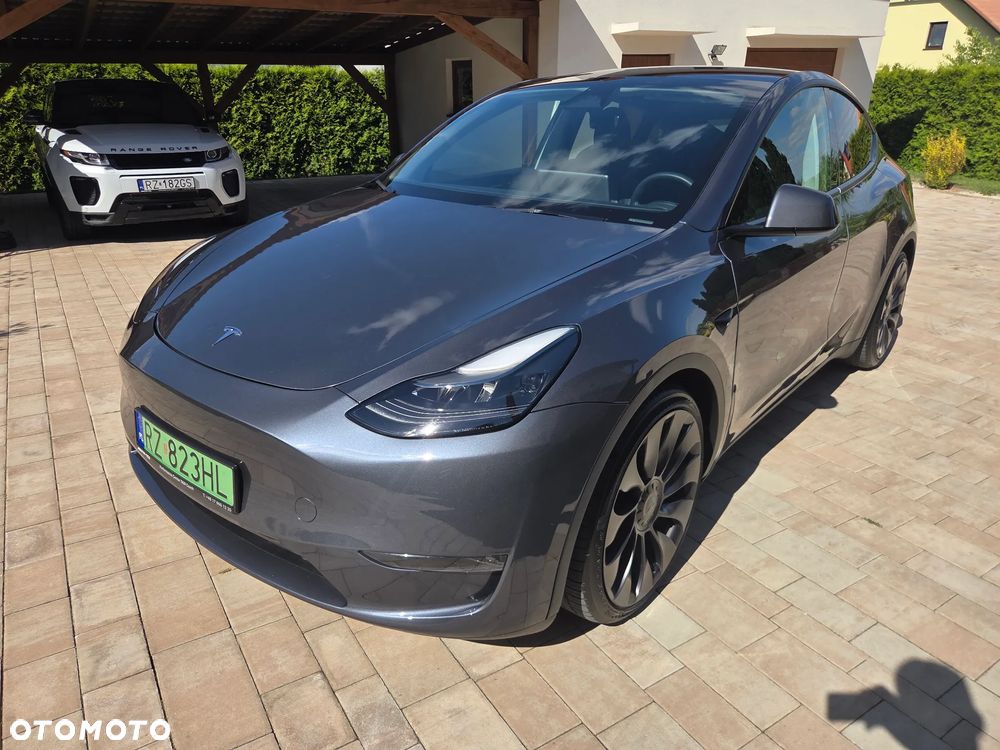 Tesla Model Y Performance AWD - 2