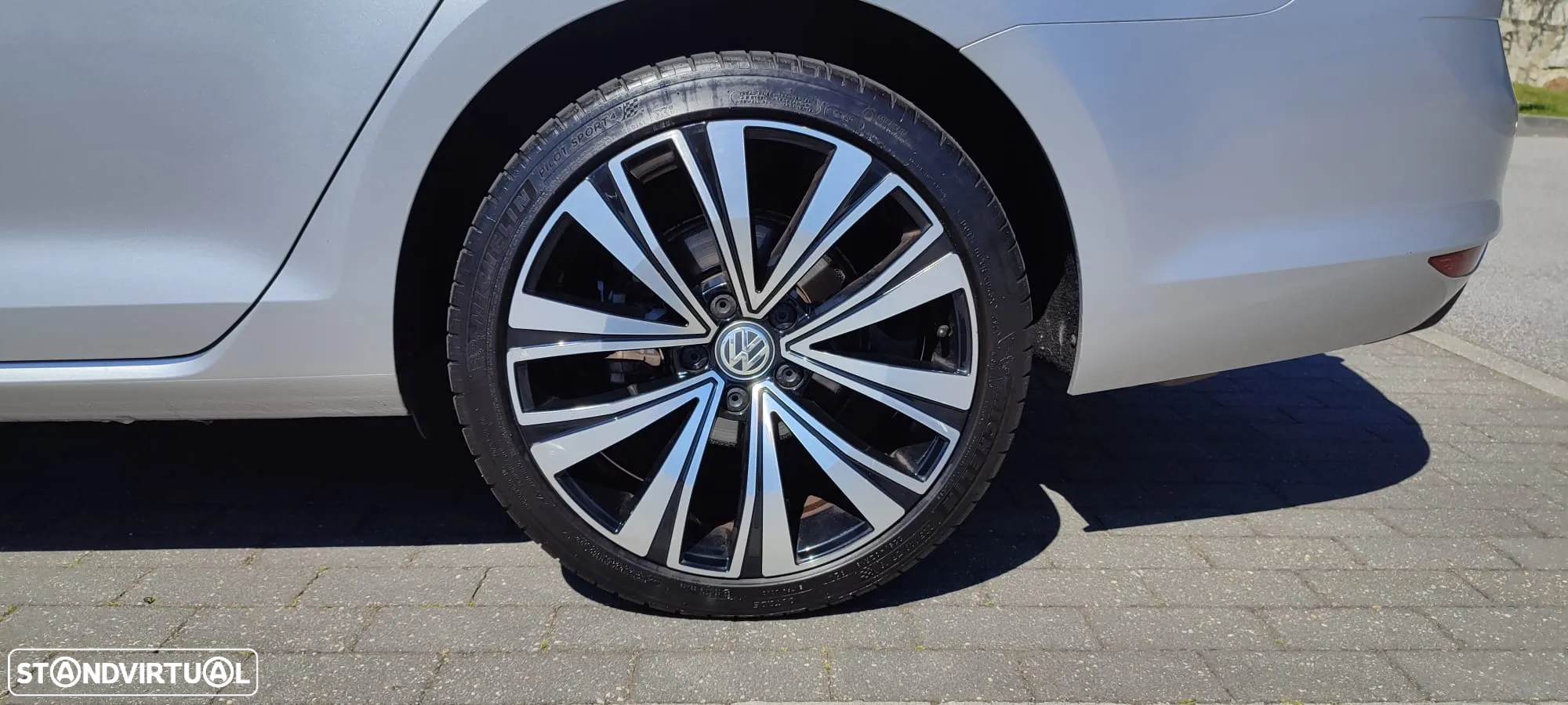 VW Golf Variant 2.0 TDi 4Motion BlueMotion Highline - 13