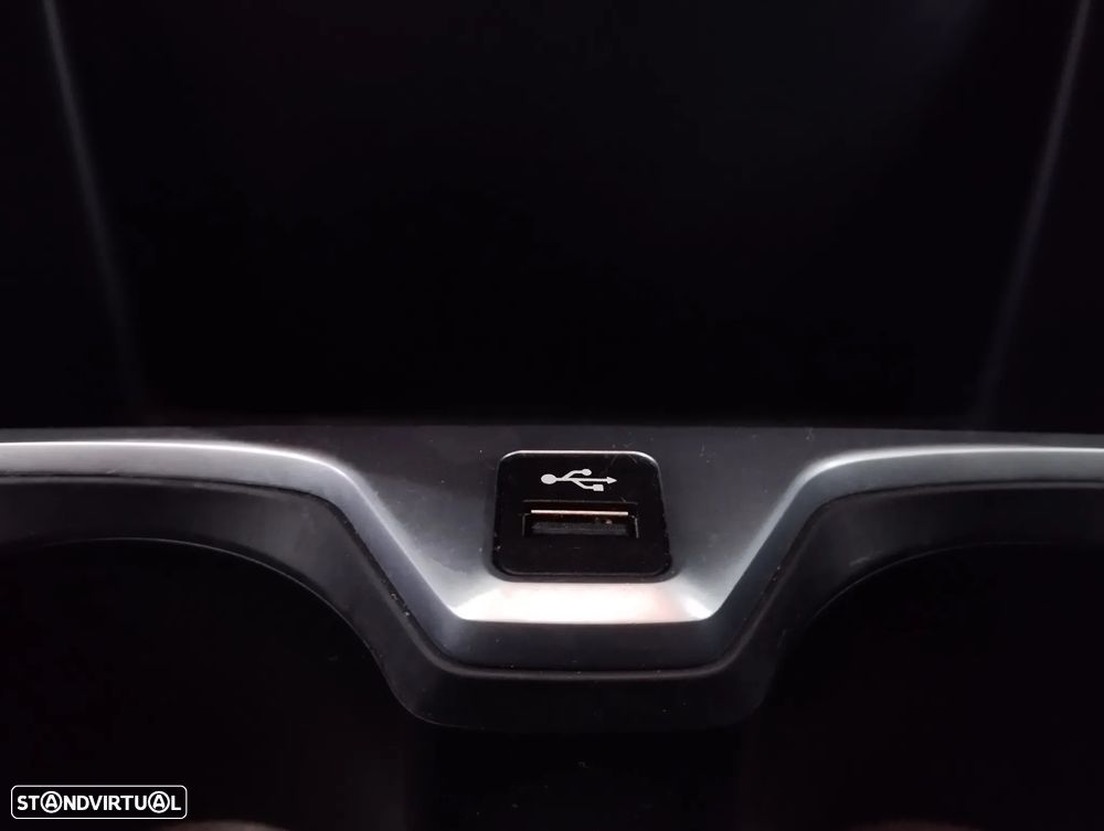 BMW 216 d Advantage — fotografia 33