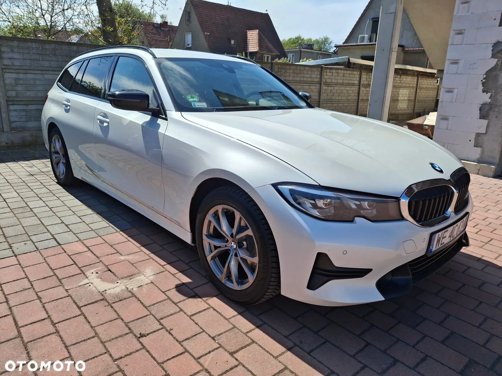 BMW Seria 3 318i - 4