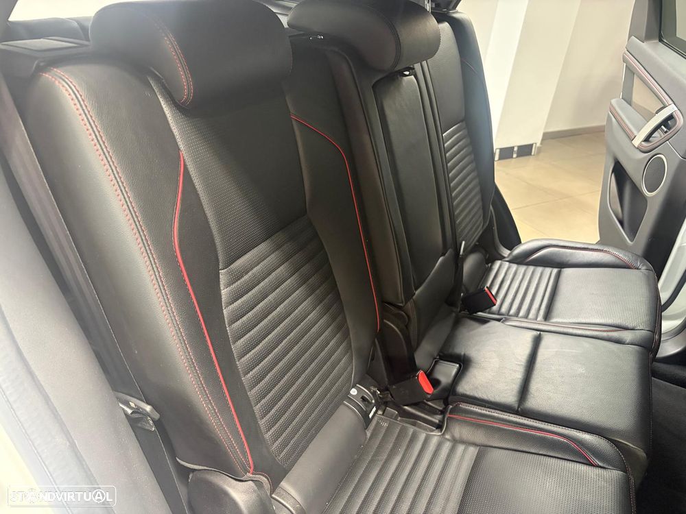 Land Rover Discovery Sport 2.0 eD4 R-Dynamic SE 7L - 15