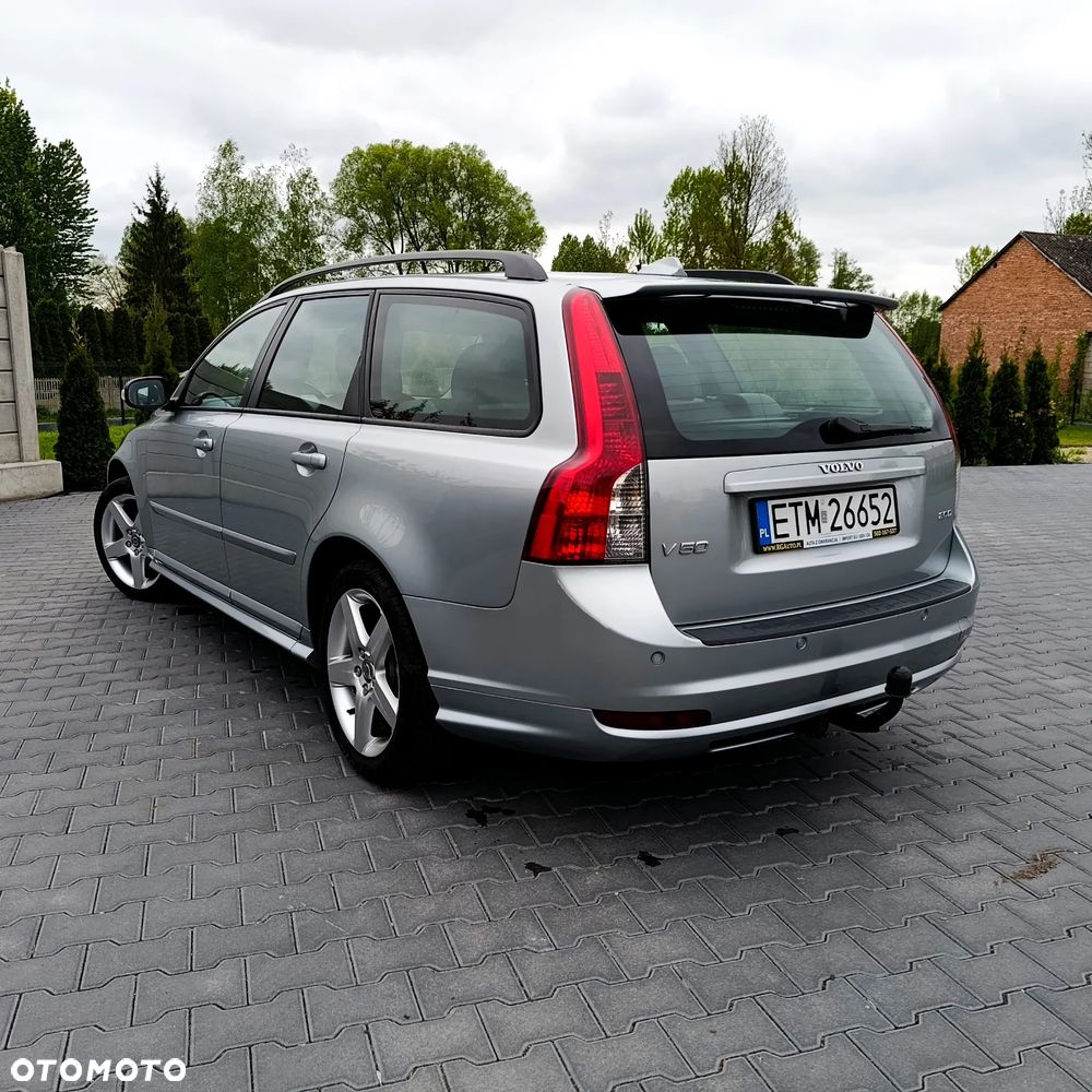 Volvo V50 2.0D R-Design Momentum - 10