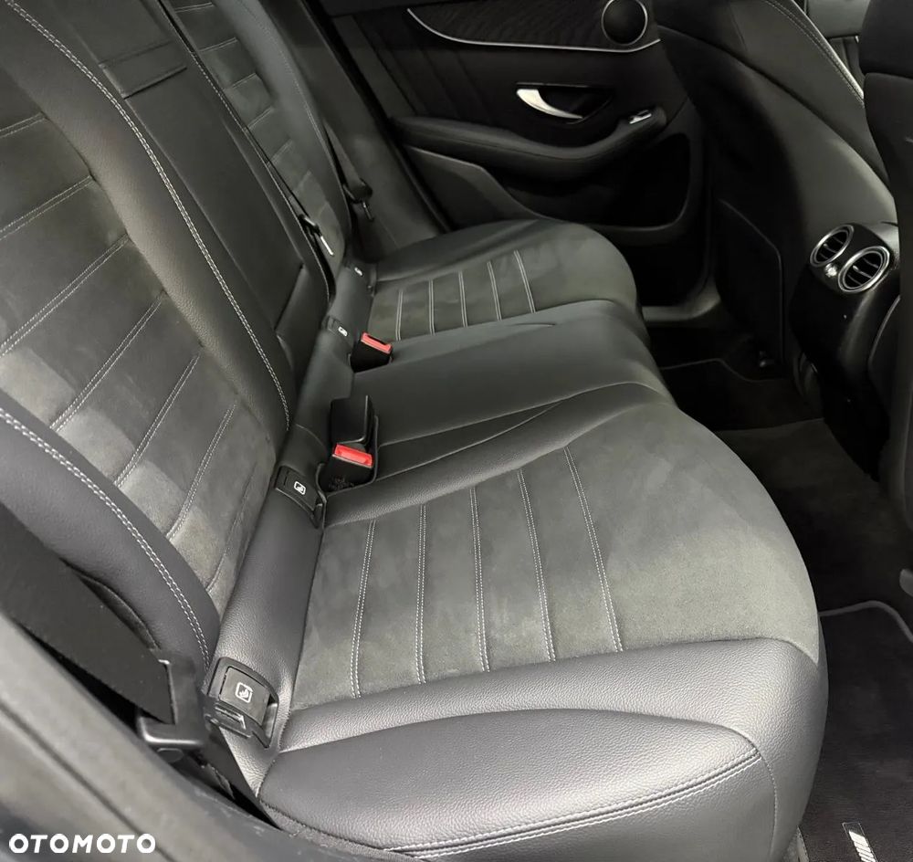 Mercedes-Benz GLC 300 de 4-Matic Business Edition - 31