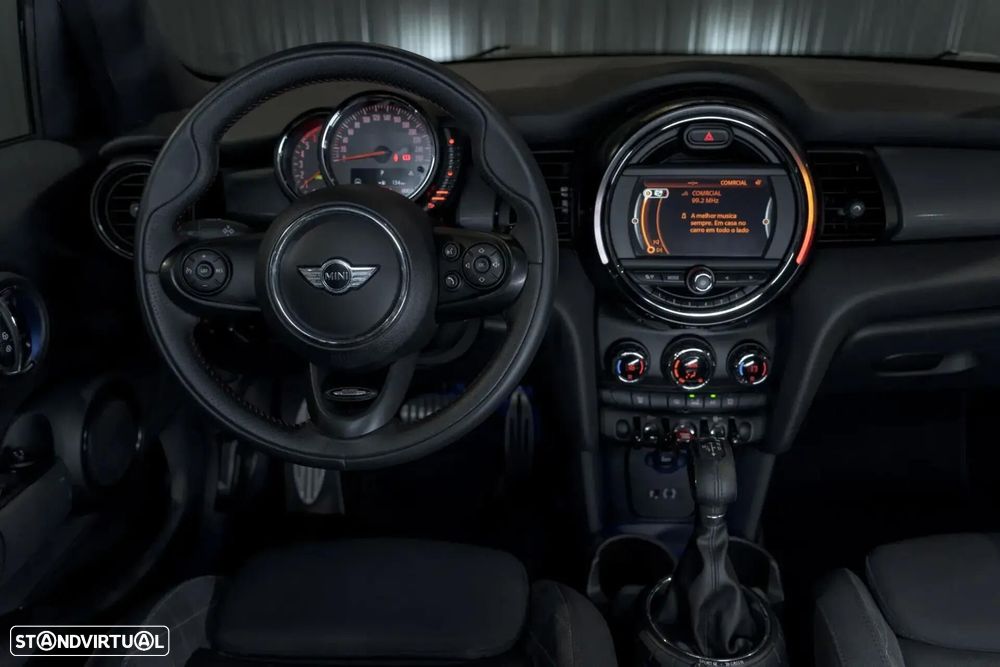 MINI 5 Portas Cooper D Auto - 8