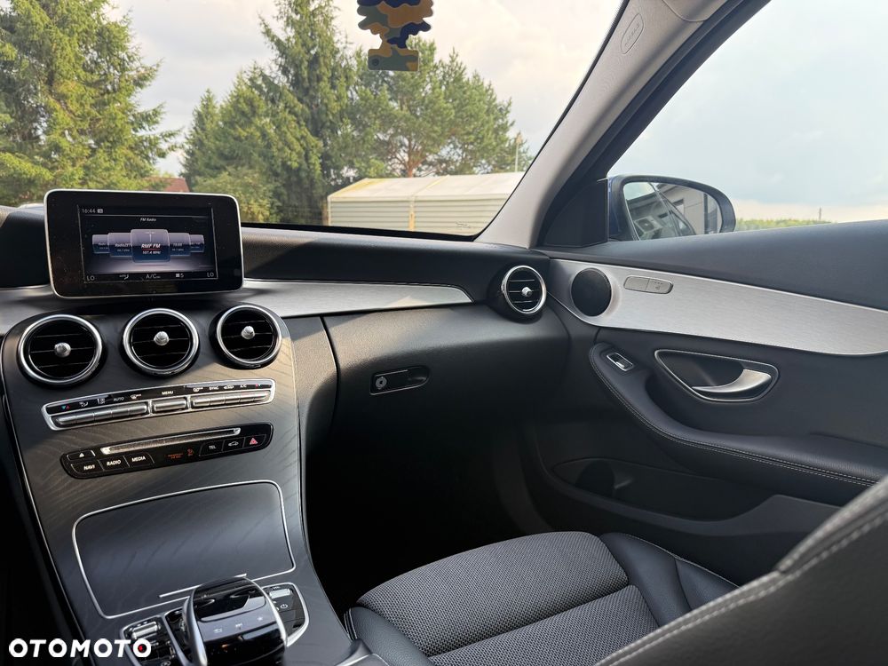 Mercedes-Benz Klasa C 180 (BlueEFFICIENCY) 7G-TRONIC Avantgarde - 17