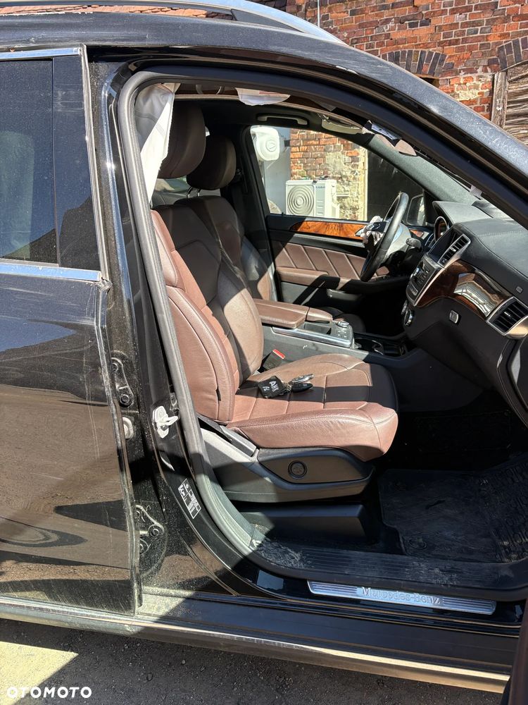 Mercedes-Benz GL - 17