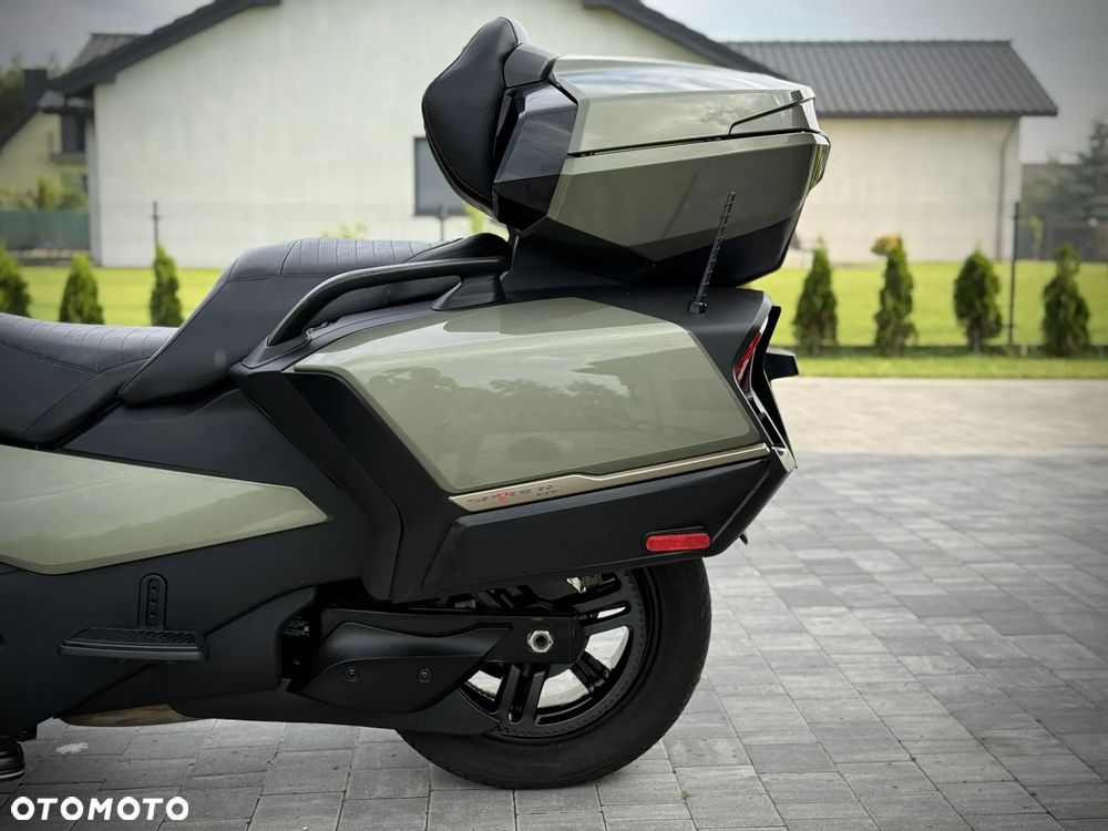 Can-Am Spyder - 13