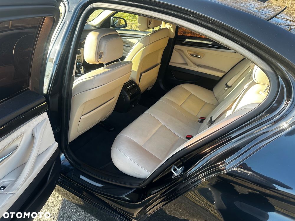 BMW Seria 5 535i Luxury Line - 11