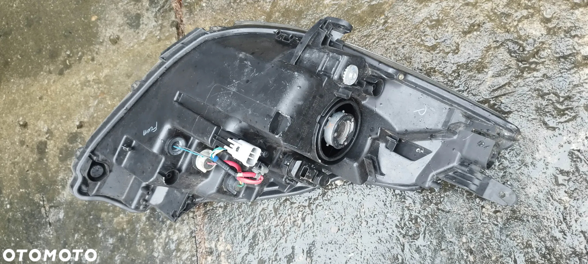 lampa przód yaris 3 III - 3
