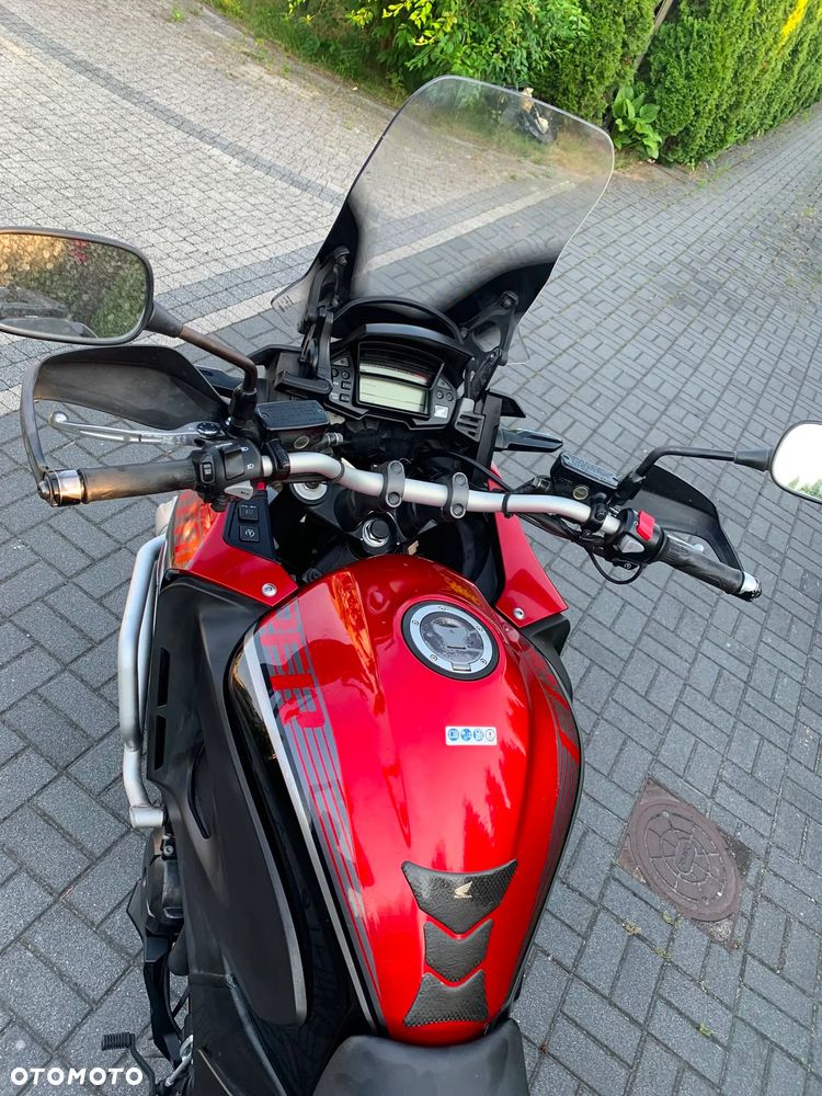 Honda VFR - 16