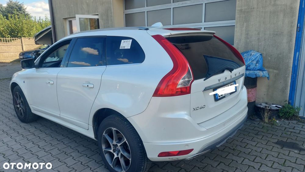 Volvo XC 60 D5 AWD Geartronic Ocean Race - 4