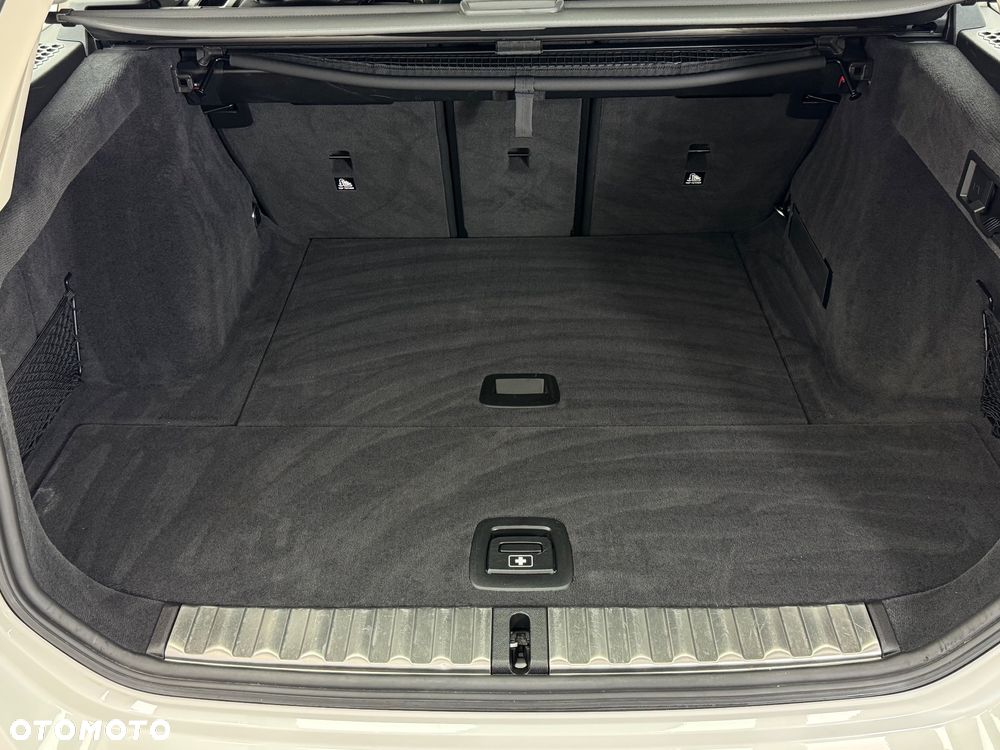 BMW Seria 3 318d Touring Advantage - 32