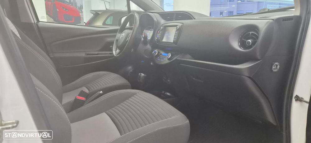 Toyota Yaris 1.5 HSD Comfort+P.Style - 37